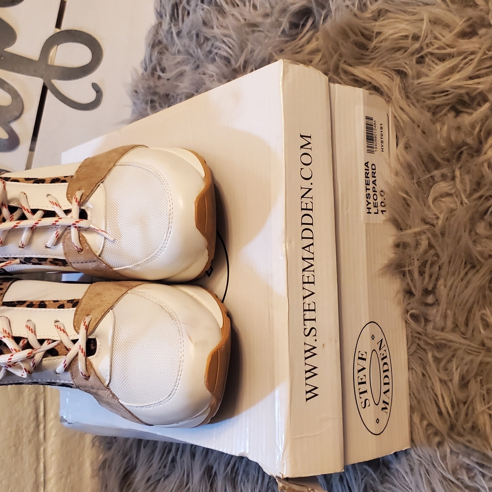 Steve Madden White and Tan Sneakers